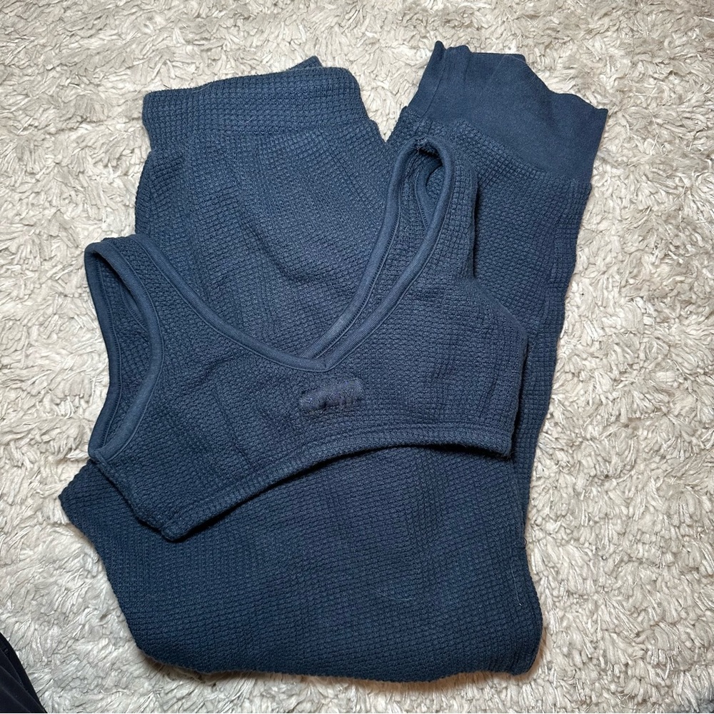 CHECK NEW LISTING// Set active Oxford lounge set